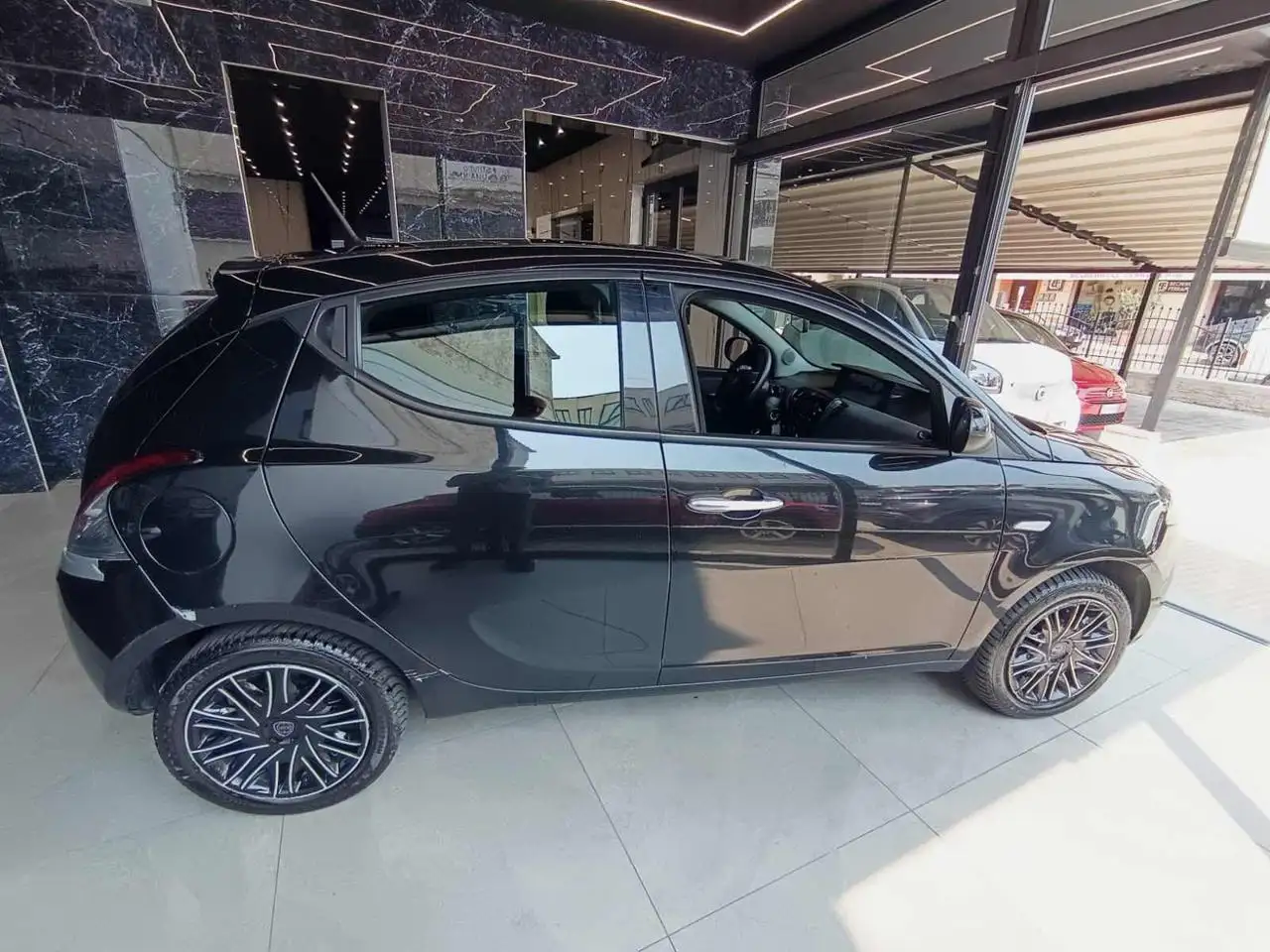 Lancia Ypsilon 2022 — фото 6