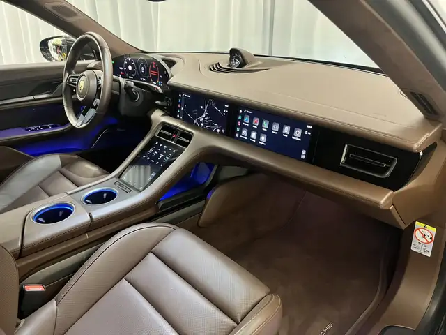 Porsche Taycan view 9