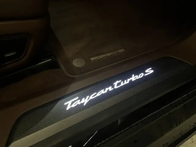 Porsche Taycan view 21