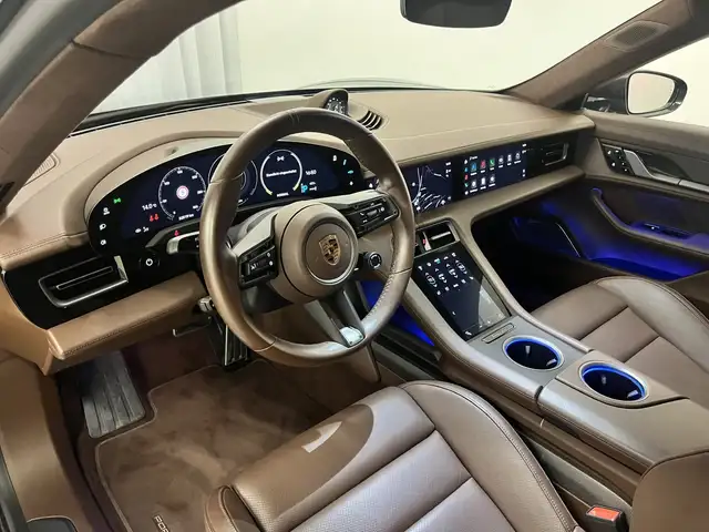 Porsche Taycan view 8