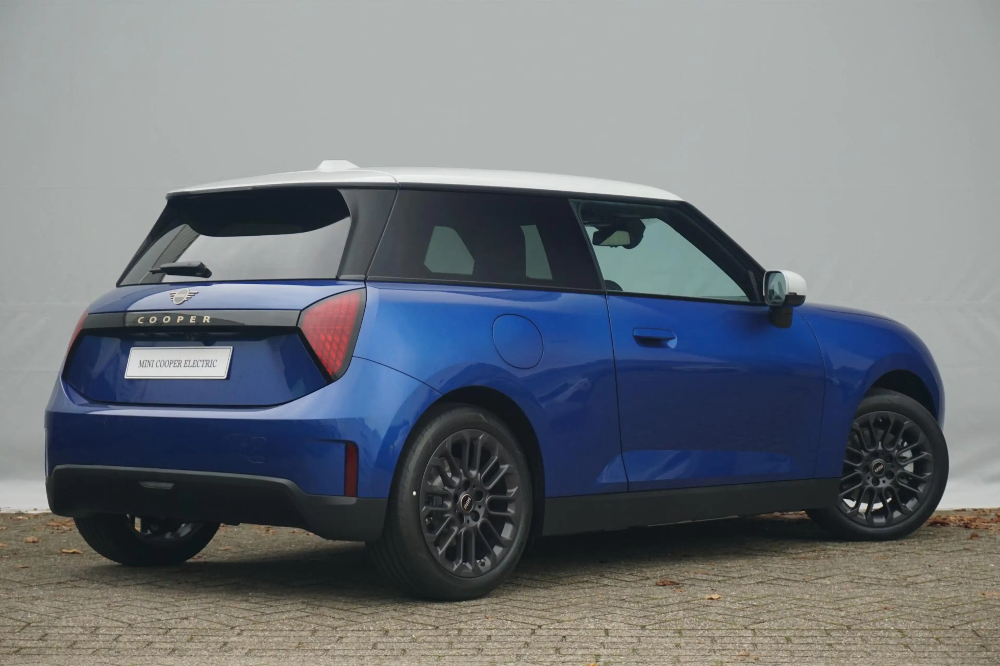 MINI Cooper E Favoured Trim | Pakket L — photo 2