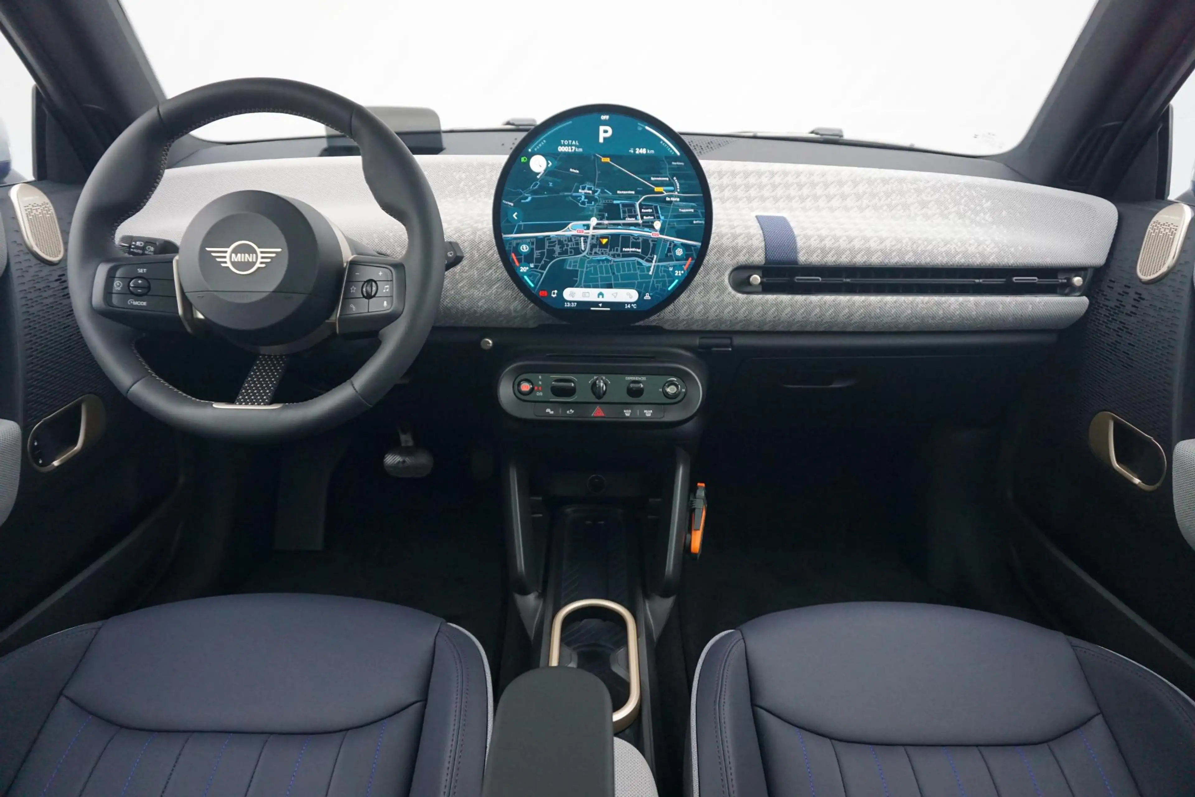 MINI Cooper E Favoured Trim | Pakket L — photo 7
