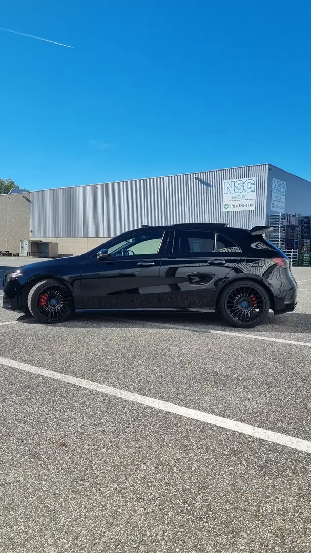 Mercedes-Benz 180 A45S LOOK, AMG LINE, FULL OPTION Zwart - 2