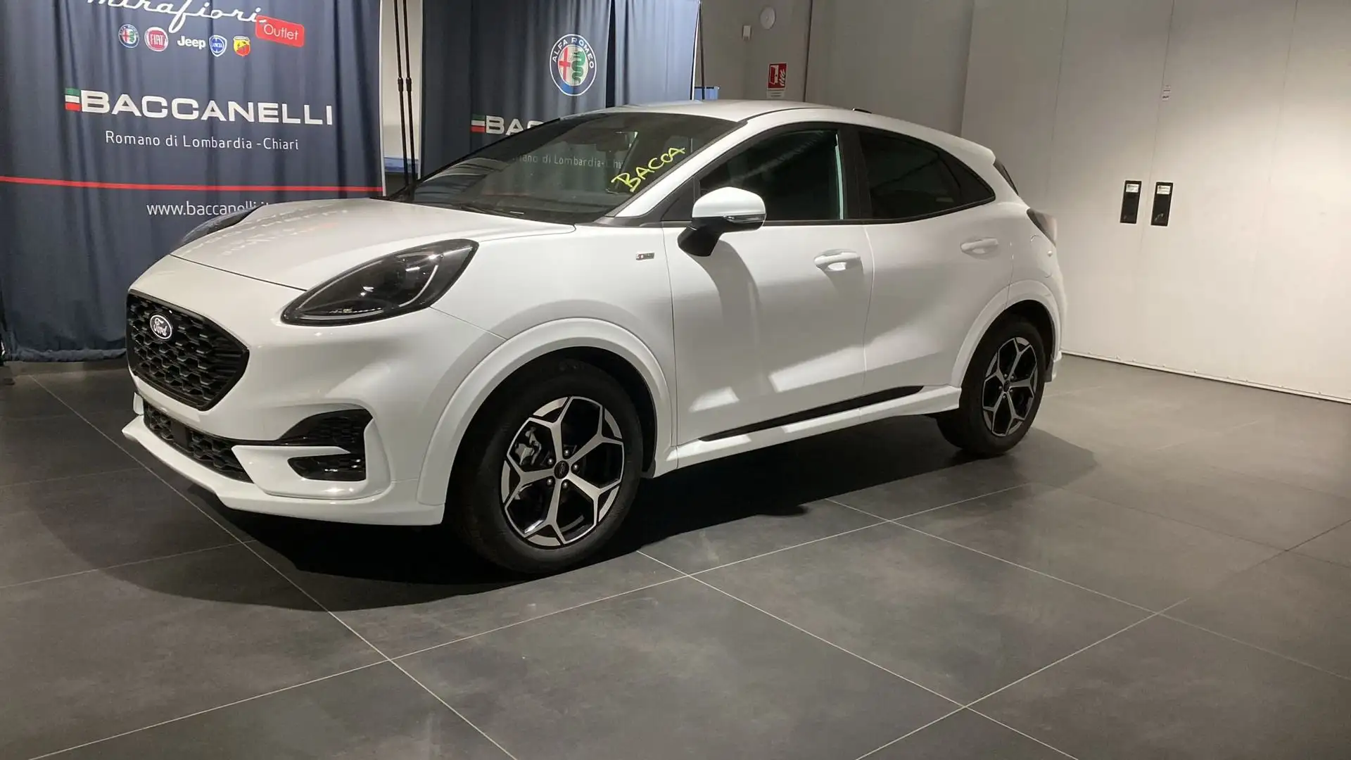Ford Puma 1.0 EcoBoost Hybrid 125 CV S&S ST-Line White - 1