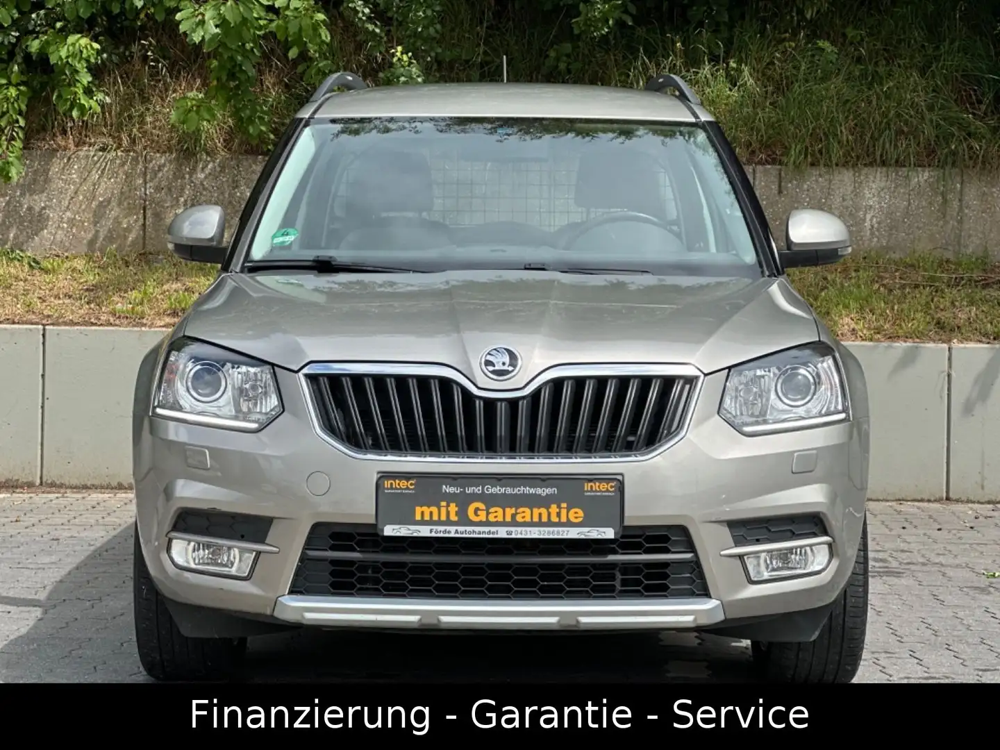 Skoda Yeti 1.4 TSI DSG Elegance/NAVI/XENON/AHK/MEDIA Beige - 2