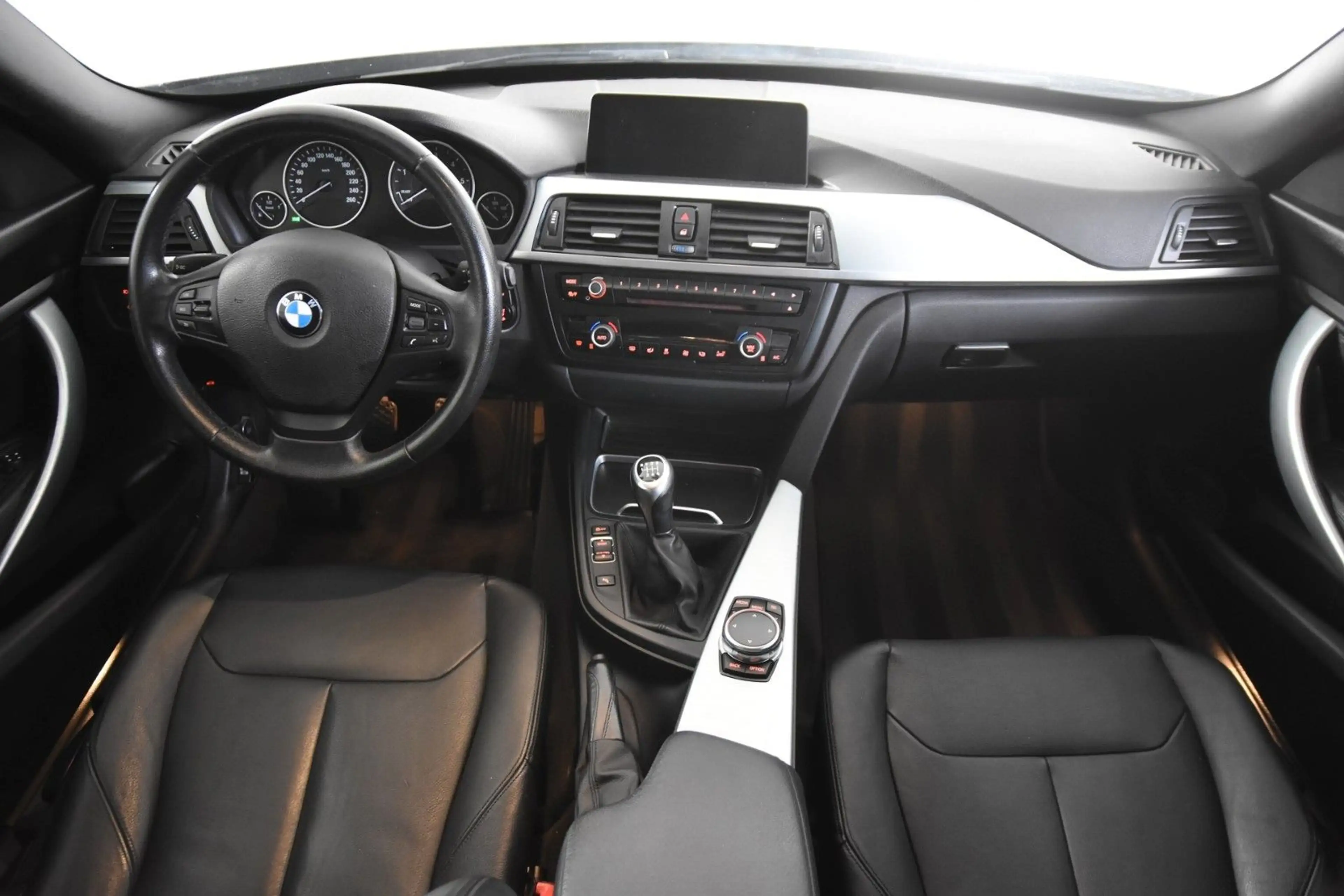 BMW 318 GT *Leder*Navi* — photo 2