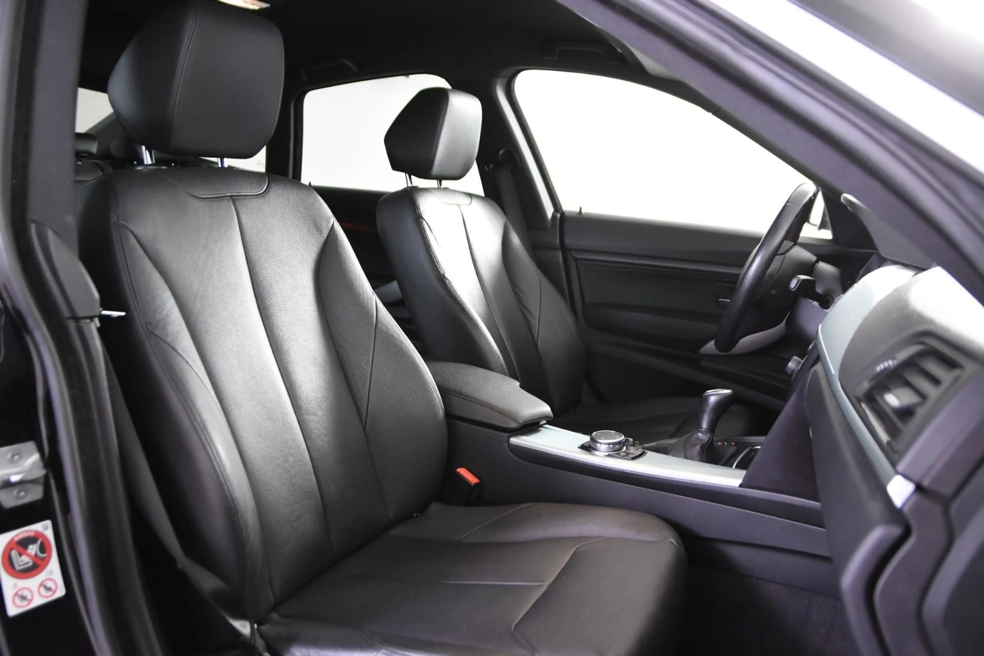 BMW 318 GT *Leder*Navi* — photo 3