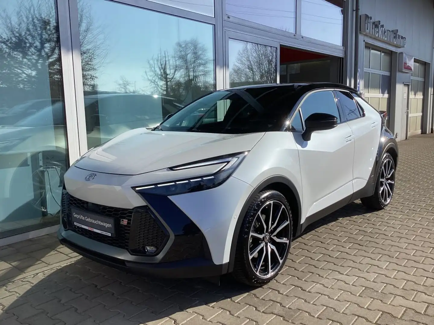 Toyota C-HR 2.0 Hybrid AWD GR SPORT Premiere - 2