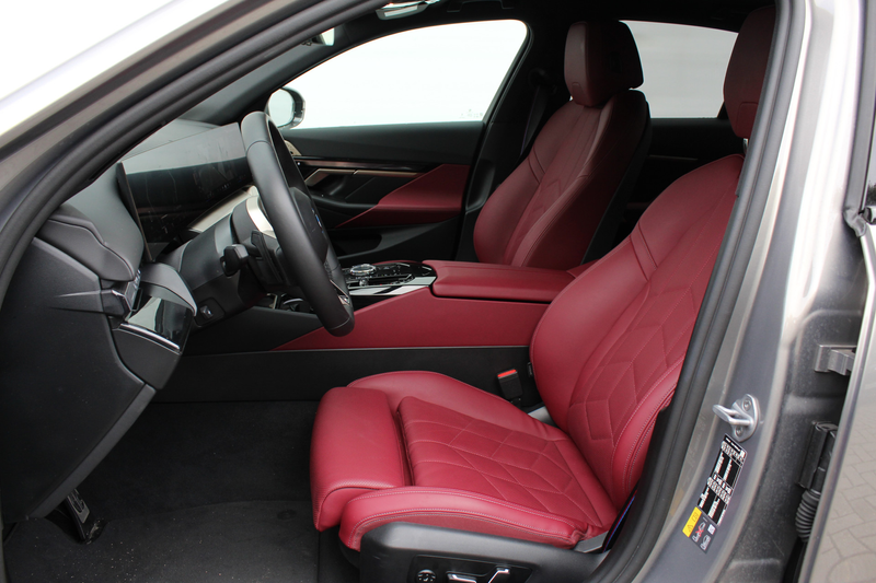 BMW 550 5 Serie 550e xDrive M Sport Automaat / Panoramadak — photo 9