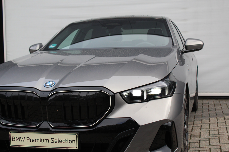 BMW 550 5 Serie 550e xDrive M Sport Automaat / Panoramadak — photo 7