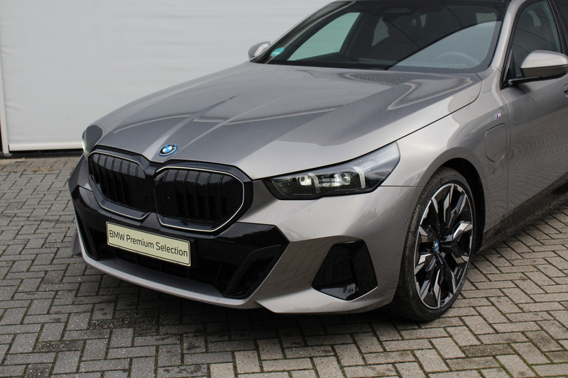 BMW 550 5 Serie 550e xDrive M Sport Automaat / Panoramadak — photo 12