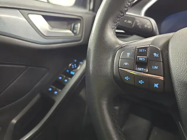 Ford Focus view 13