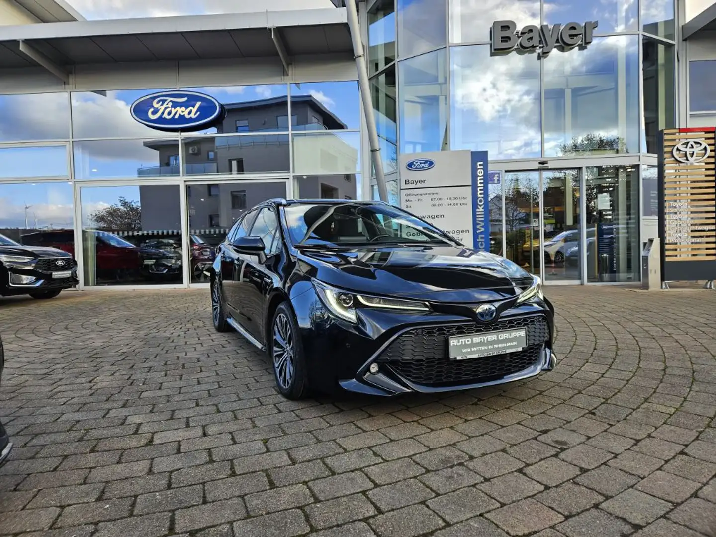 Toyota Corolla 2.0 Hybrid Touring Sports Team Deutschland Schwarz - 1