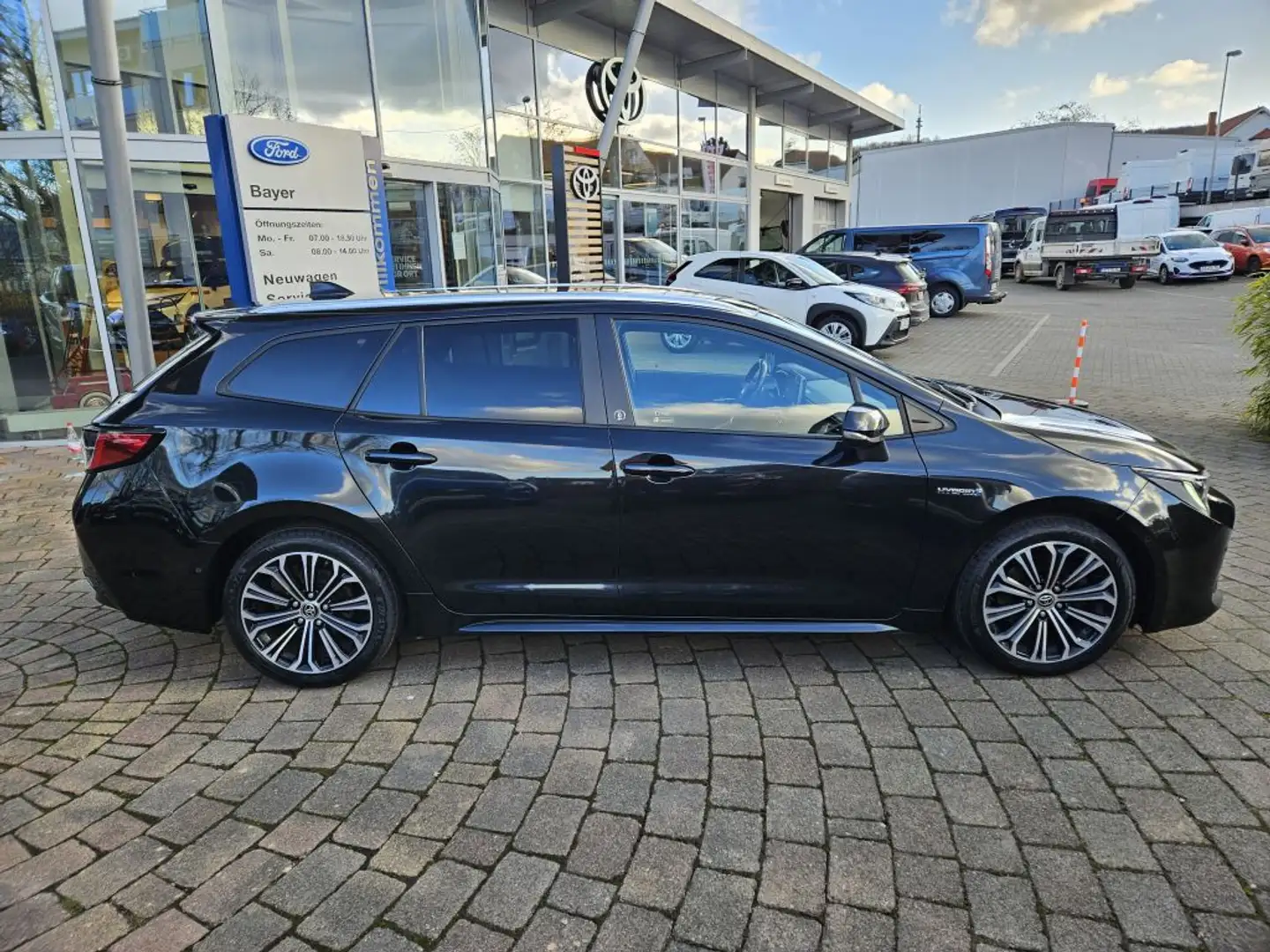 Toyota Corolla 2.0 Hybrid Touring Sports Team Deutschland Schwarz - 2