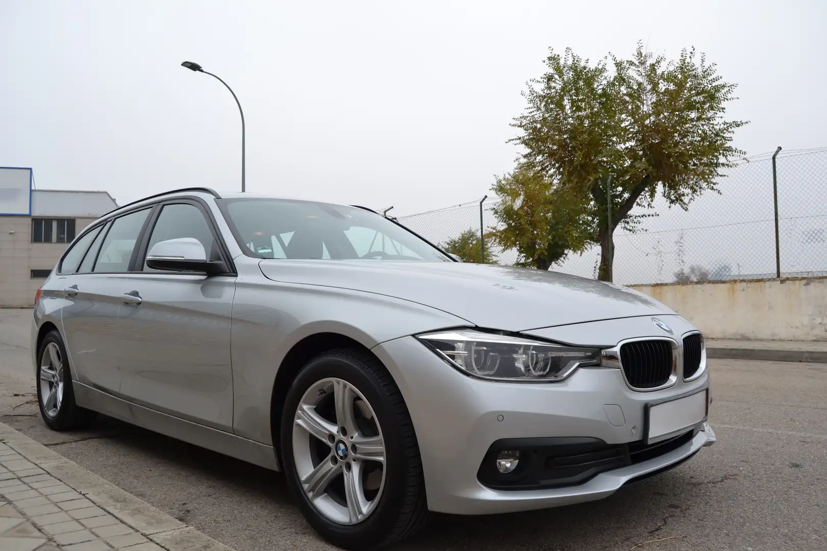 BMW 318 318d Touring - 1
