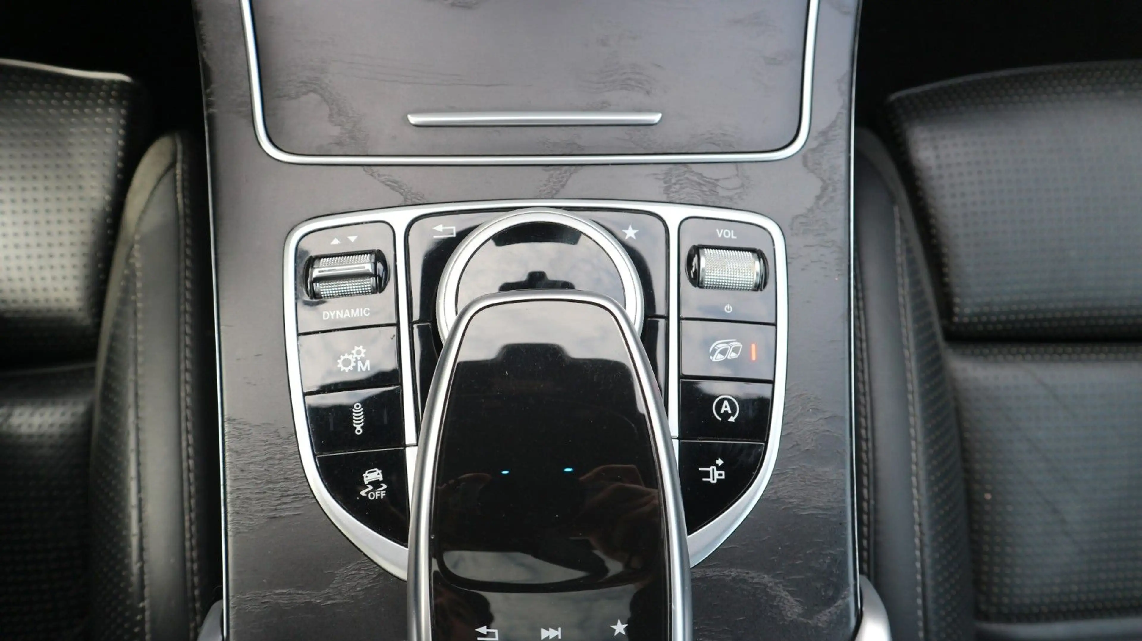 Mercedes-Benz C 63 AMG C Coupe C 63 S AMG*Ambiente*Pano*360°*Night*LED — photo 12