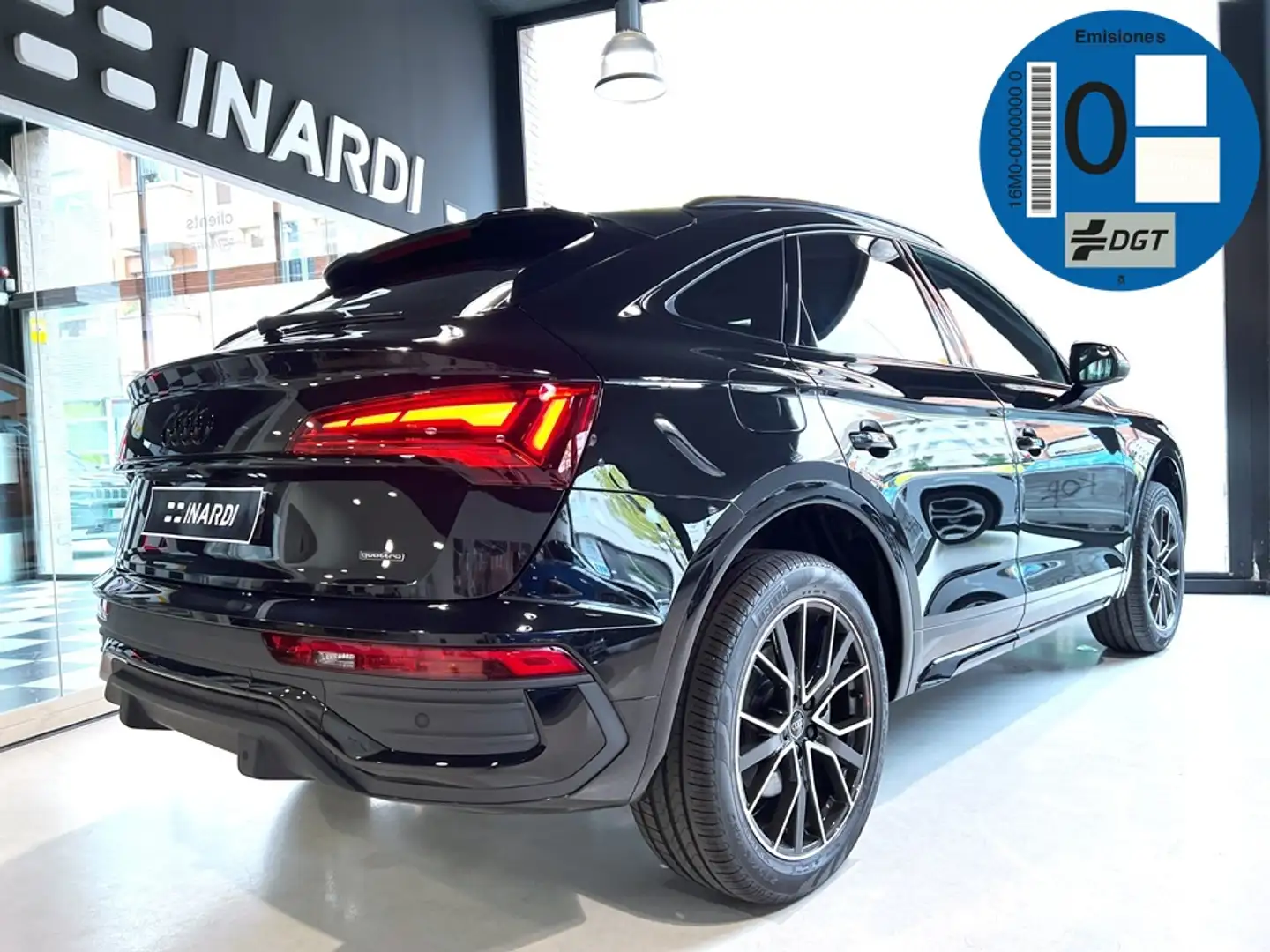 Audi 50 Sportback TFSIe Black line quattro-ultra S tronic Zwart - 1