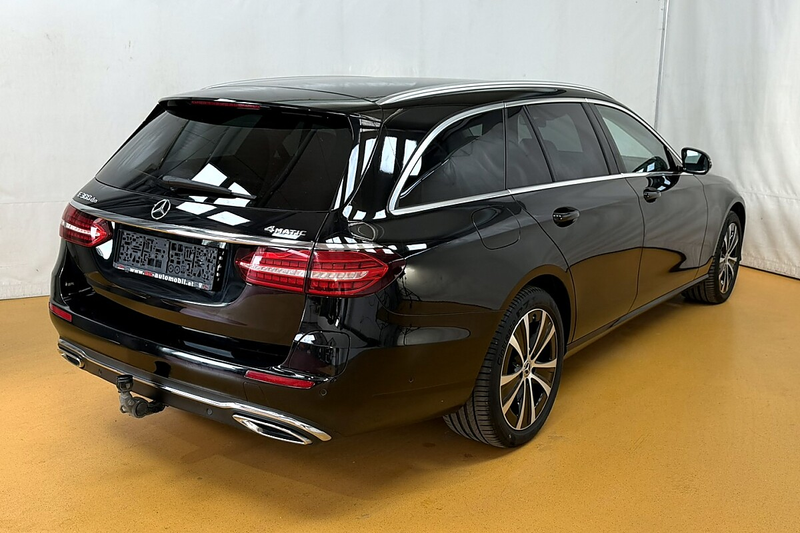 Mercedes-Benz E 300 de PHEV T 4Matic Austria Edition Aut. — photo 4