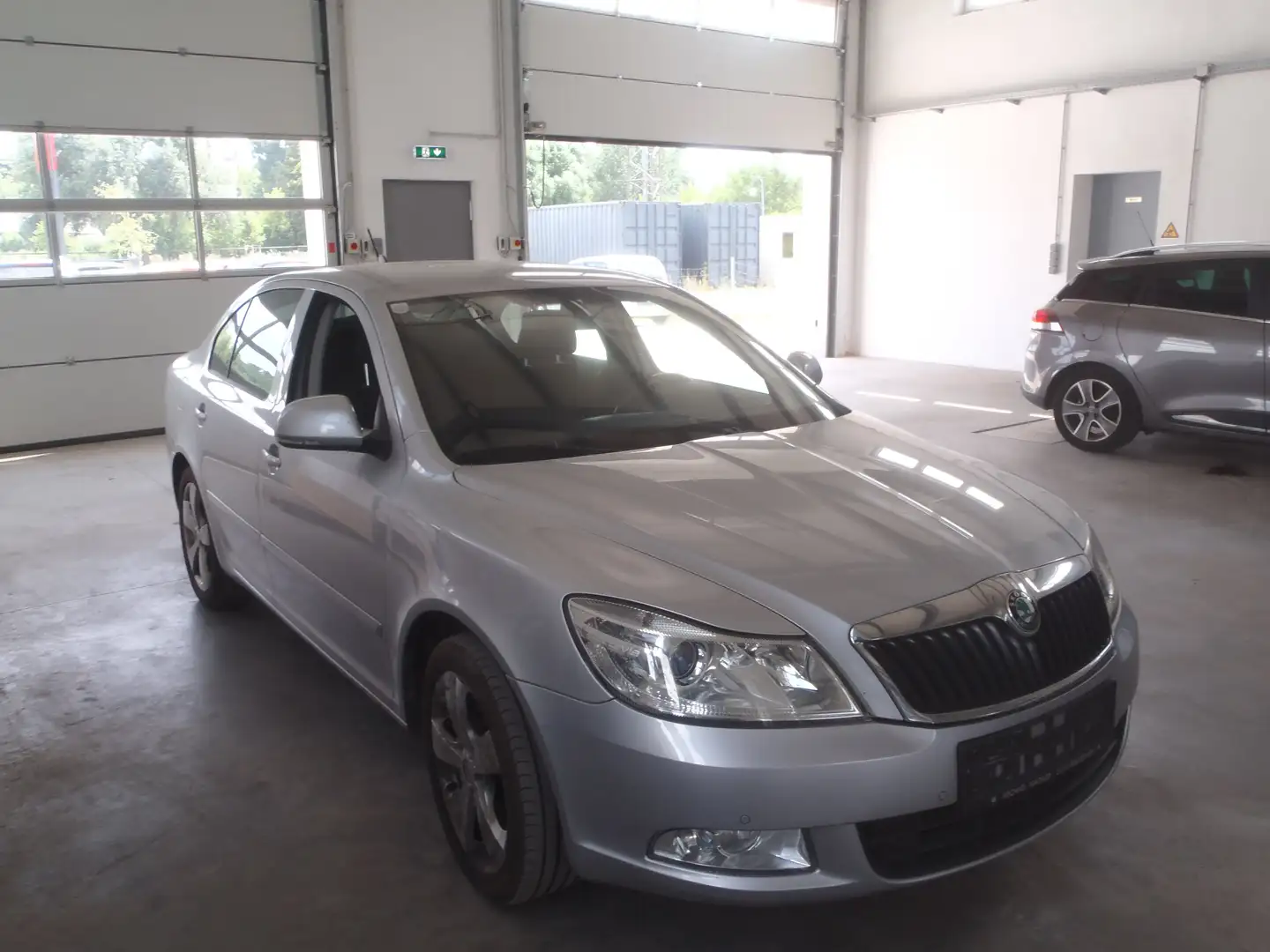 Skoda Octavia Octavia 1,6 Elegance TDI Green tec Elegance Grau - 2
