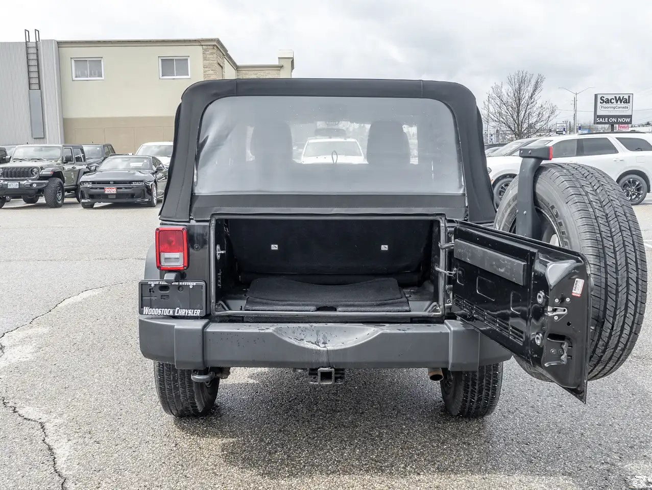 Jeep Wrangler снимка Jeep Wrangler