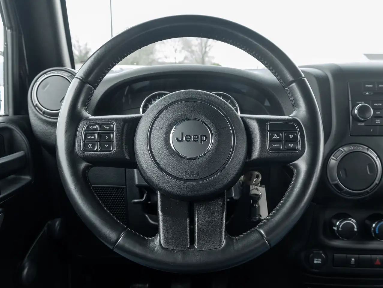 Jeep Wrangler снимка Jeep Wrangler