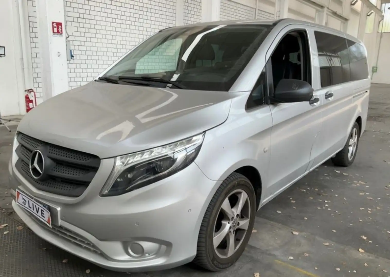 Mercedes-Benz V 220 V 220 d Automatic Premium Business Extralong Argintiu - 1