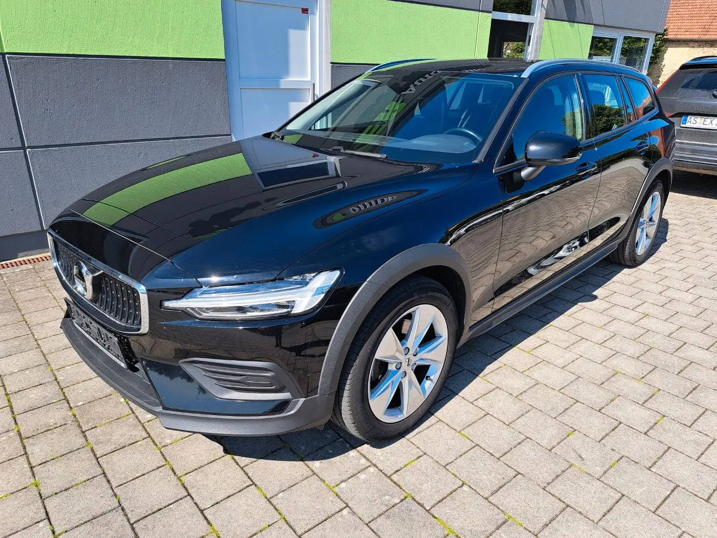 Volvo V60 Cross Country Pro AWD "Navi-Leder" Schwarz - 2