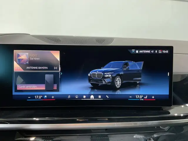 BMW X7 view 5