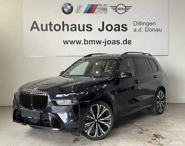 BMW X7 main image