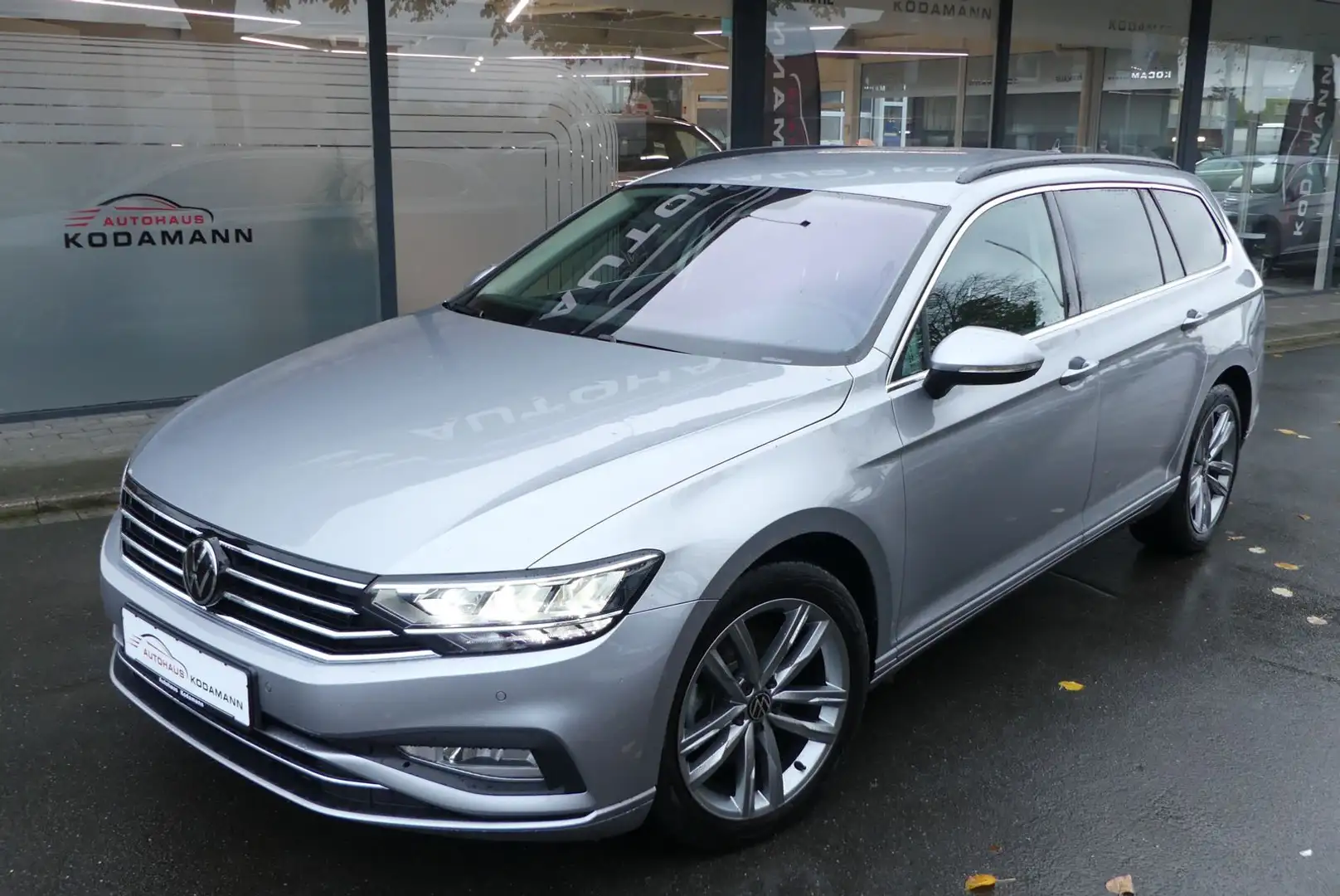Volkswagen Passat Variant 2.0 TDI Business*Kamera*18"*AHK* Серебристый - 2