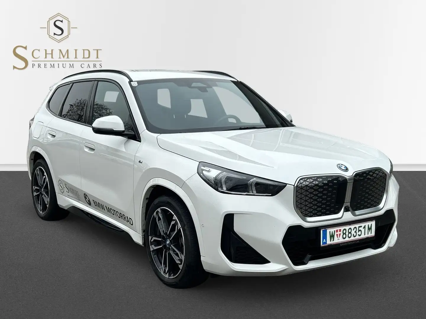 BMW iX1 xDrive30 20eDrive M Sport Blanc - 2
