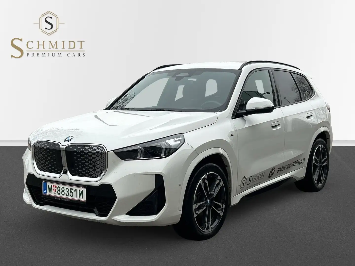 BMW iX1 xDrive30 20eDrive M Sport Blanc - 1