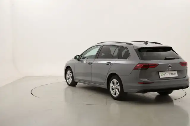 Volkswagen Golf view 3