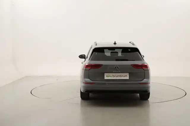 Volkswagen Golf view 4