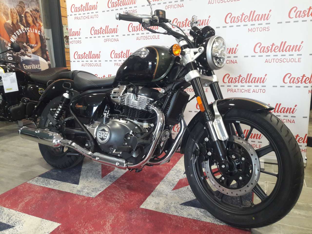 Royal Enfield Super Meteor 650  SUPERMETEOR 650 INTERSTELLAR GREEN