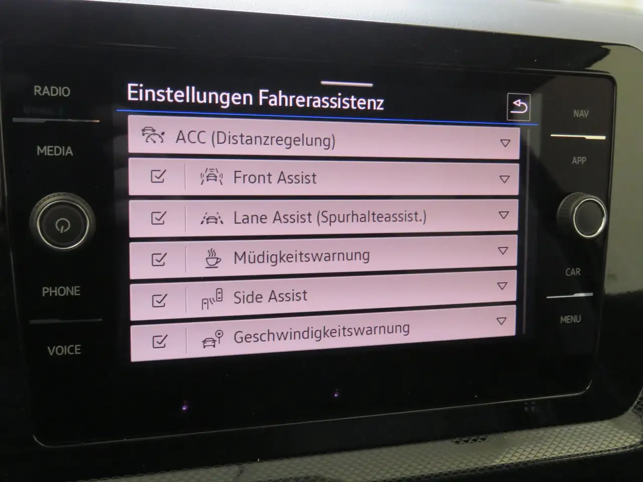 Volkswagen T-Cross Friends TSI DSG 17