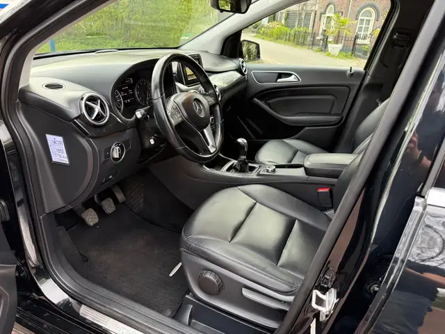 Mercedes-Benz B-Class view 11