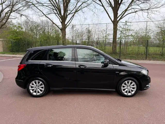 Mercedes-Benz B-Class view 5