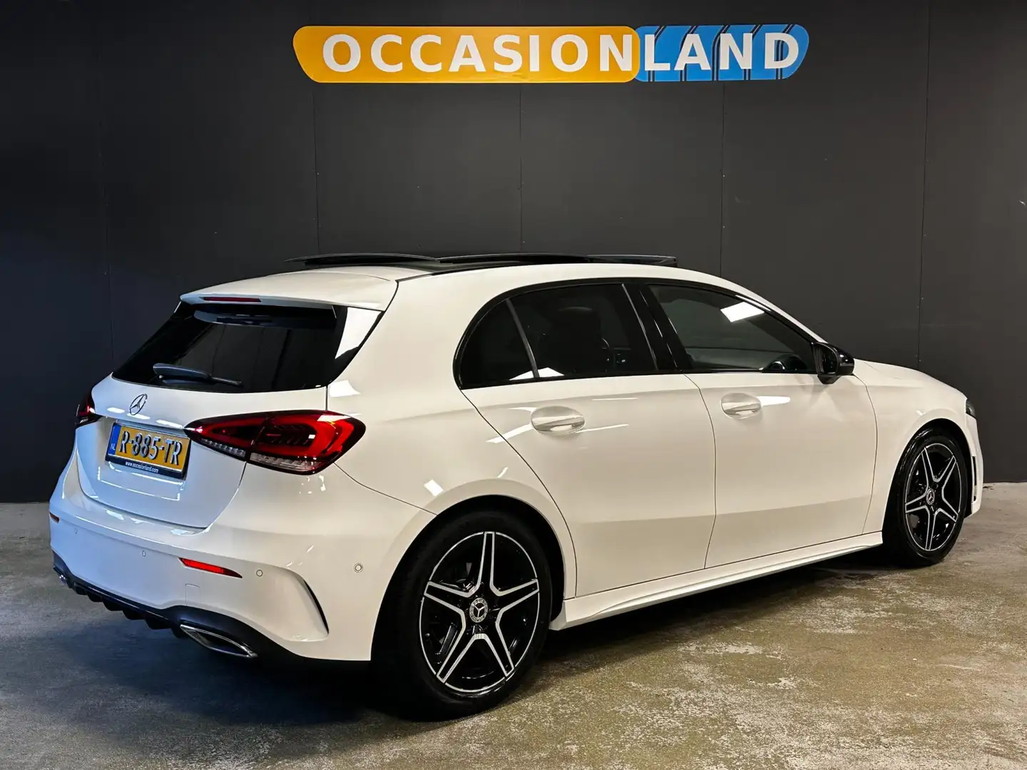 Mercedes-Benz A 180 Business Solution AMG|PANO|SFEER|CAMERA|STOELV|CAR Wit - 2