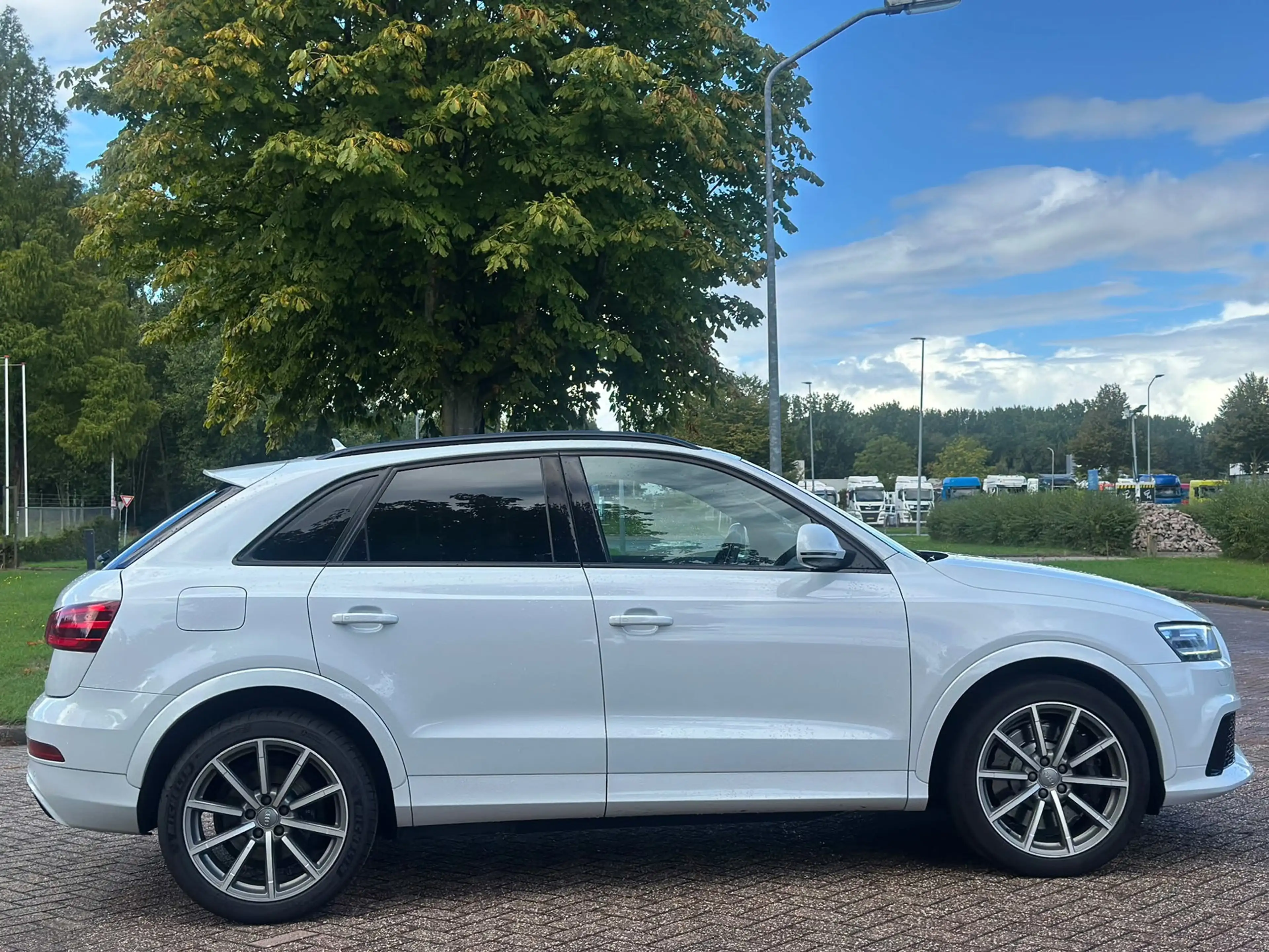 Audi RS Q3 2.5 TFSI Q3 quattro/AIRCO/CRUISE/LEDER/NAVI/PARKEE — photo 4