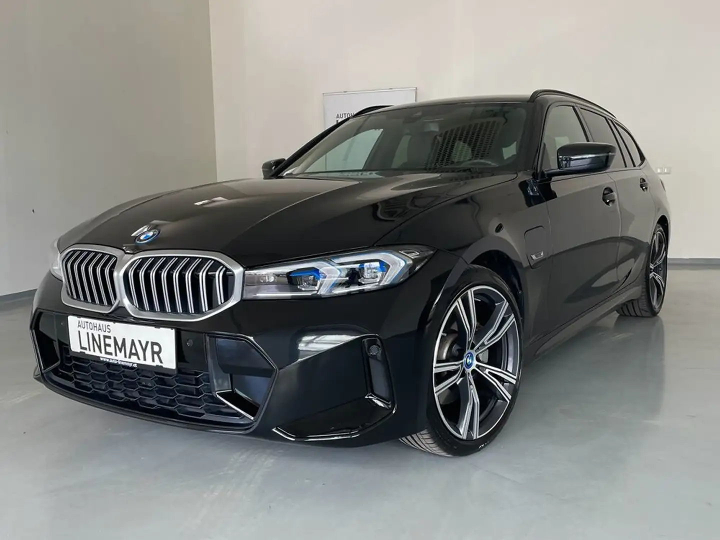 BMW 320 e Touring M Sportpaket Facelift Modell 2023 Schwarz - 1
