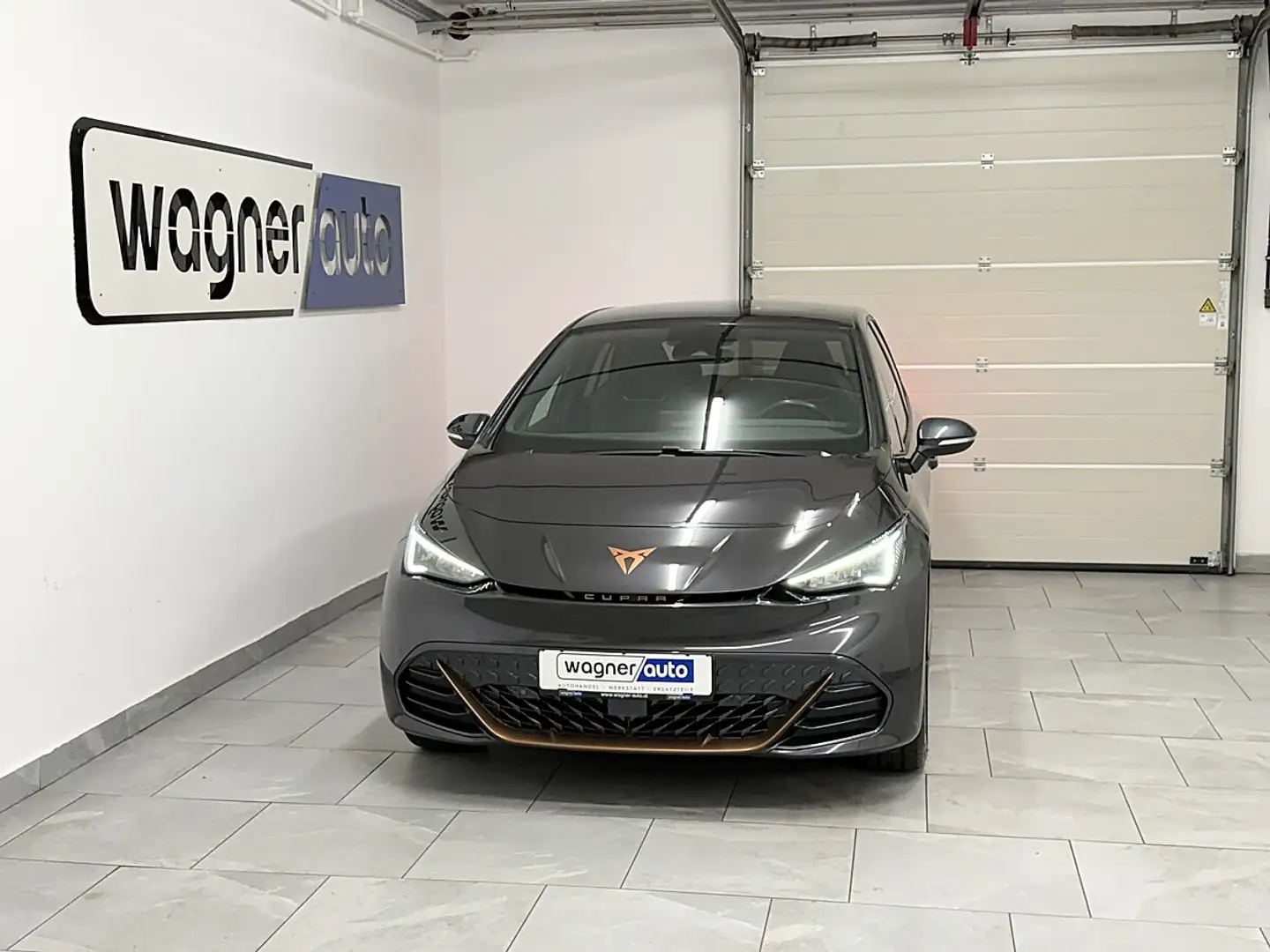 CUPRA Born 58kWh. LED/ACC/Navi/RFK/19"Alu Grau - 1