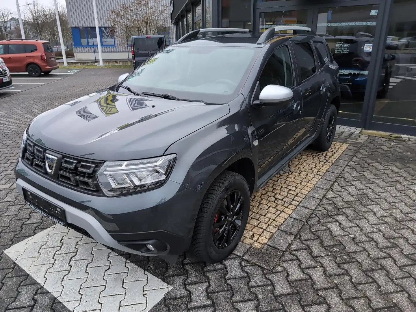 Renault Duster Prestige TCe 130 2WD PDC Navi Klima Sitzheizung Grau - 1