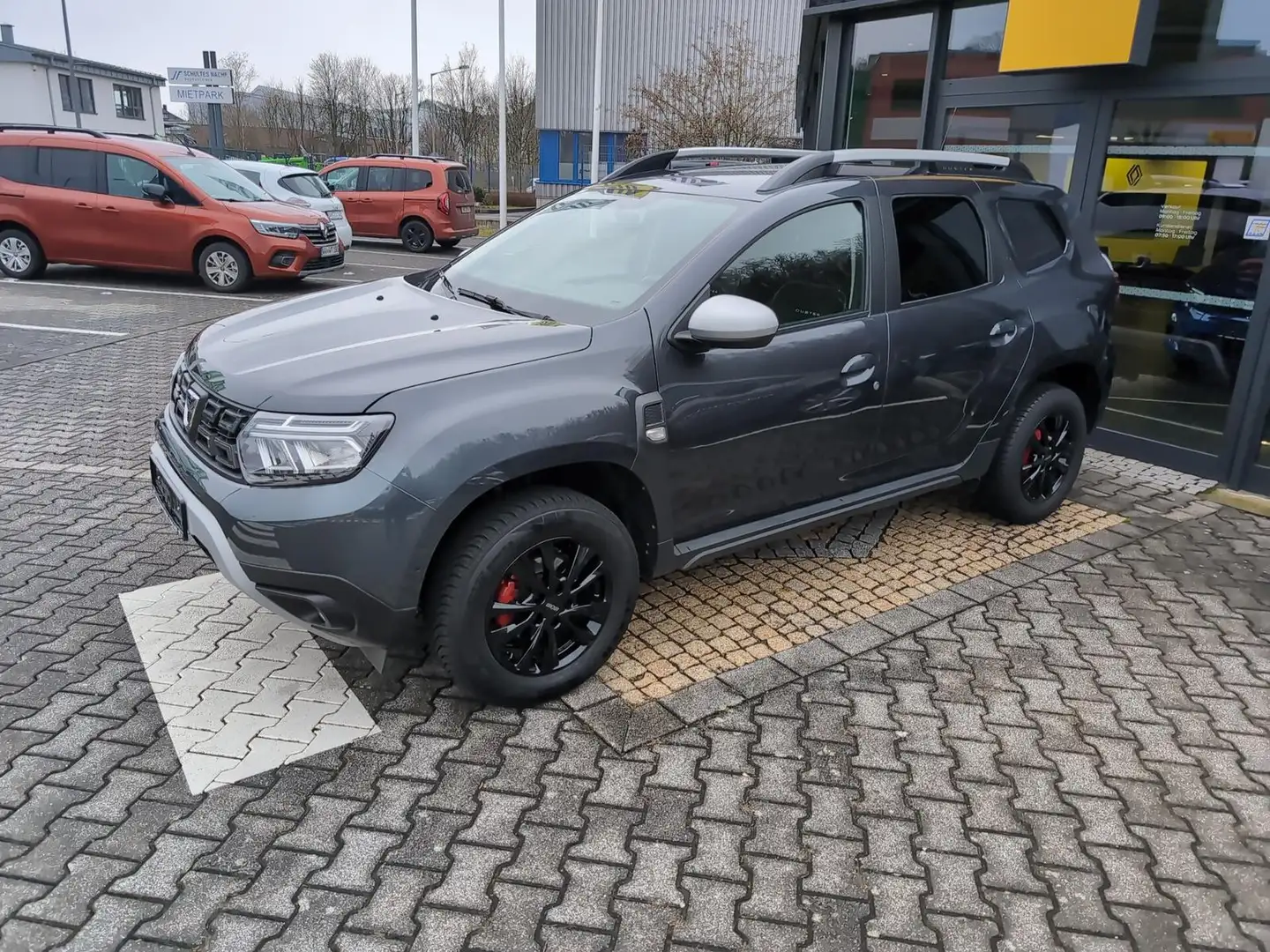 Renault Duster Prestige TCe 130 2WD PDC Navi Klima Sitzheizung Grau - 2
