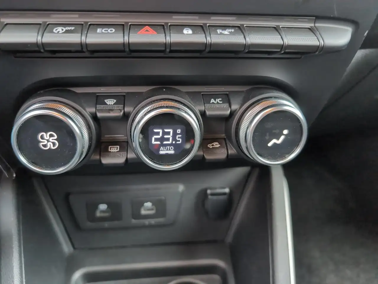 Renault Duster Prestige TCe 130 2WD PDC Navi Klima Sitzheizung, миниатюра 22