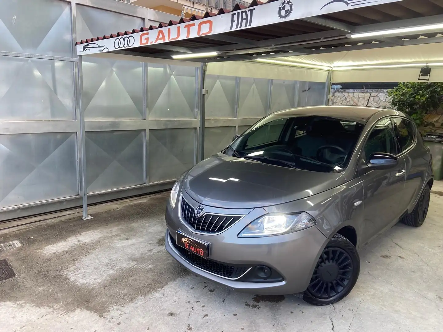 Lancia Ypsilon 1.0 firefly hybrid Gold s&s 70cv 5p.ti - 1