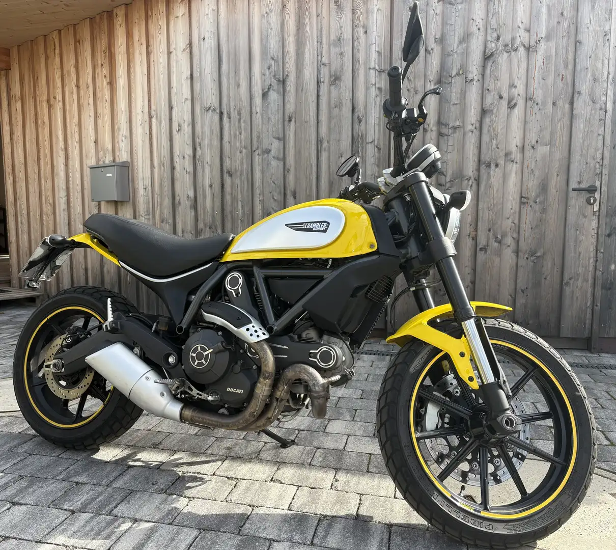 Ducati Scrambler Icon Modern Classic Galben - 2