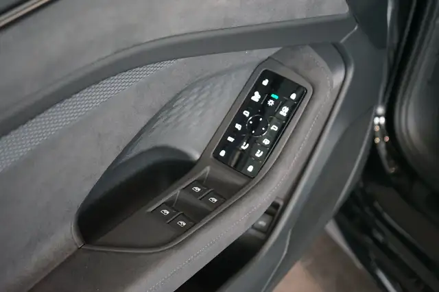 Audi A6 view 13