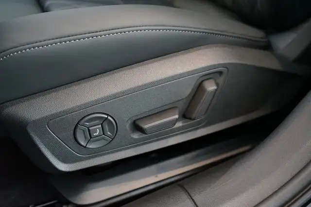 Audi A6 view 14