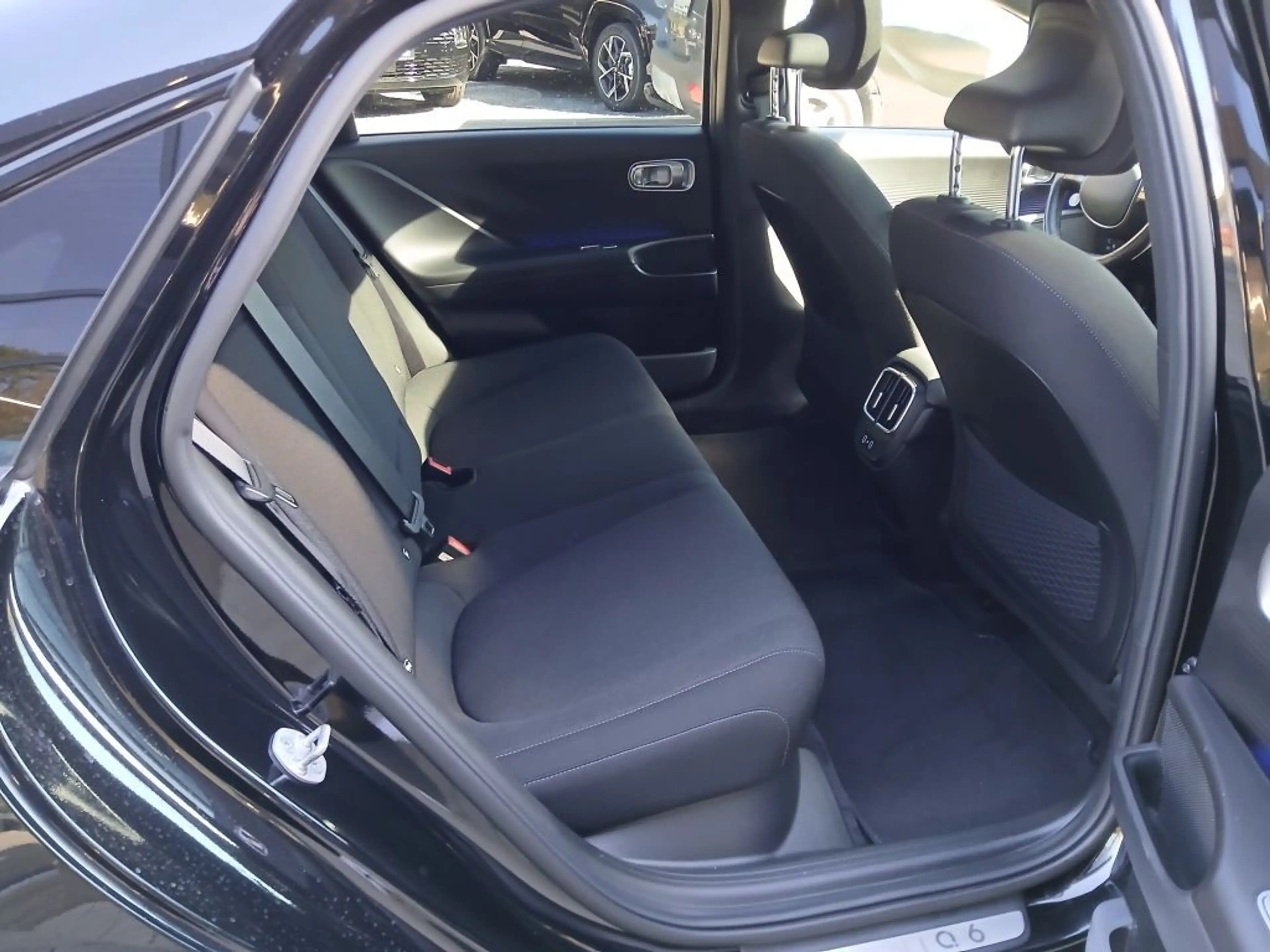 Hyundai IONIQ 6 77,4 kWh 4WD Techniq +AHK+SCHIEBEDACH+ — photo 9